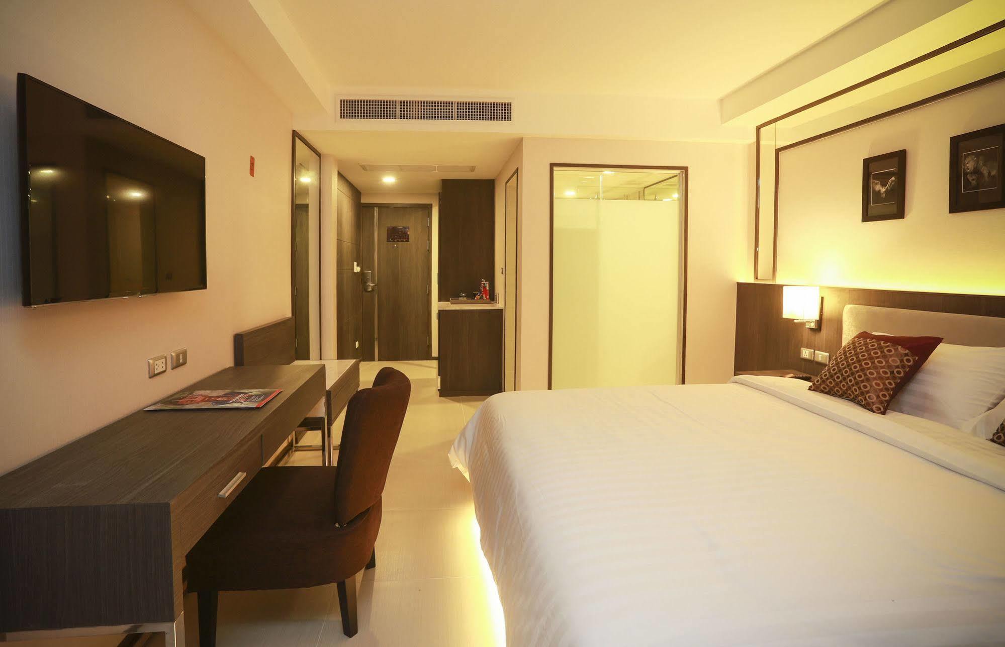 Double One By Aspira Otel Bangkok Dış mekan fotoğraf