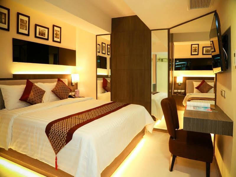 Double One By Aspira Otel Bangkok Dış mekan fotoğraf