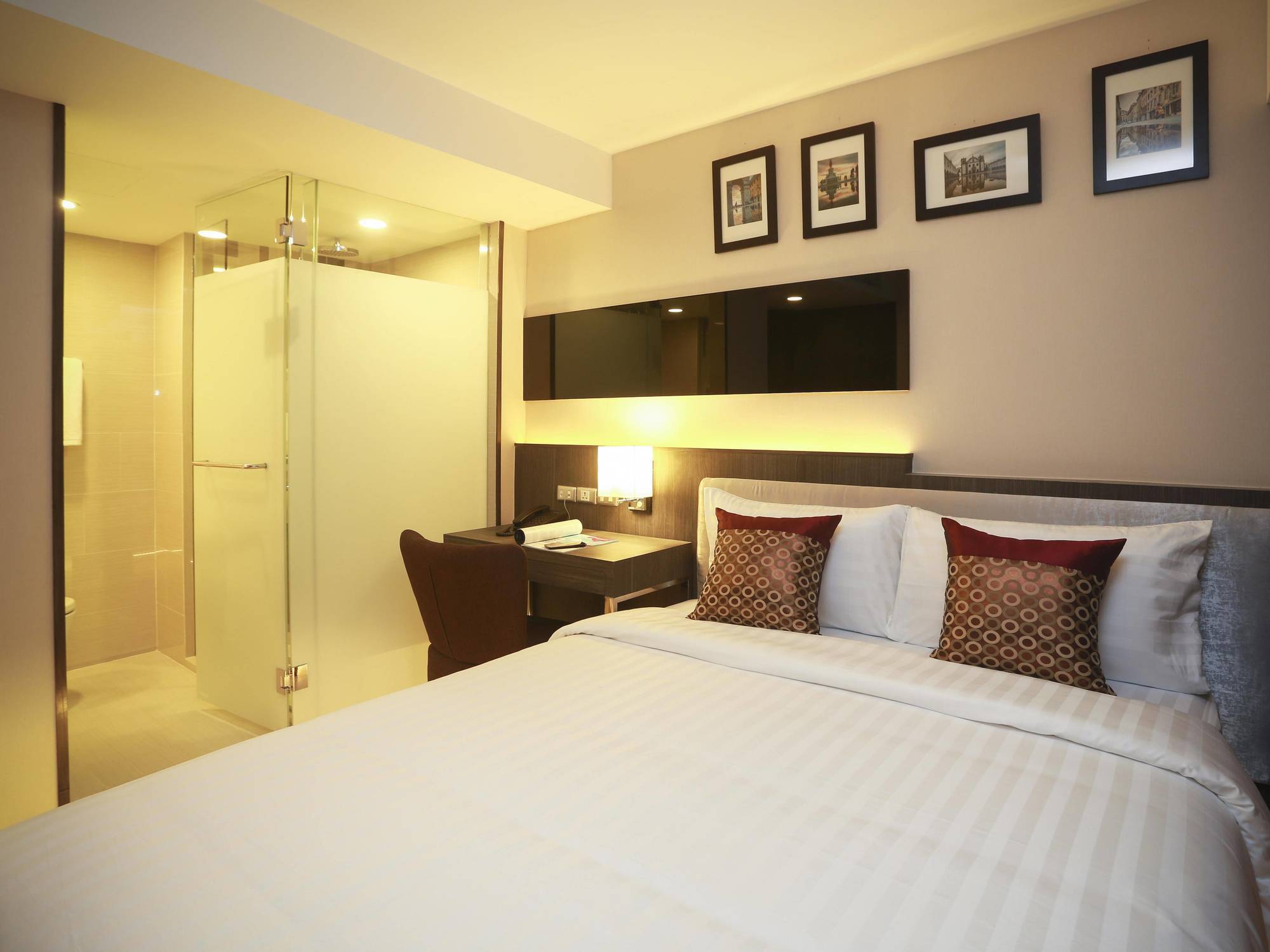 Double One By Aspira Otel Bangkok Dış mekan fotoğraf