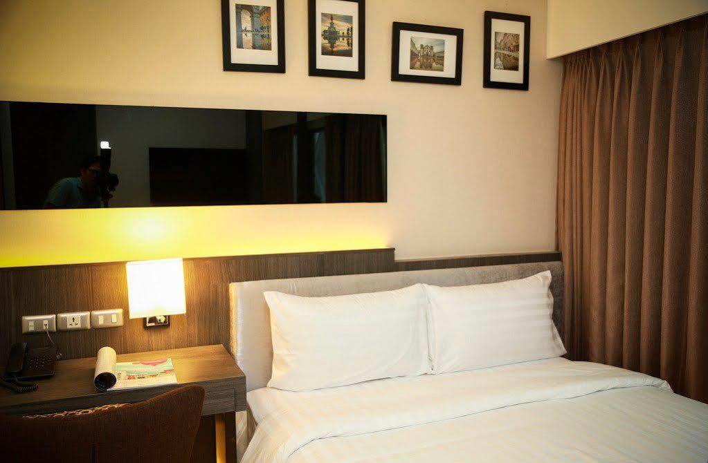 Double One By Aspira Otel Bangkok Dış mekan fotoğraf