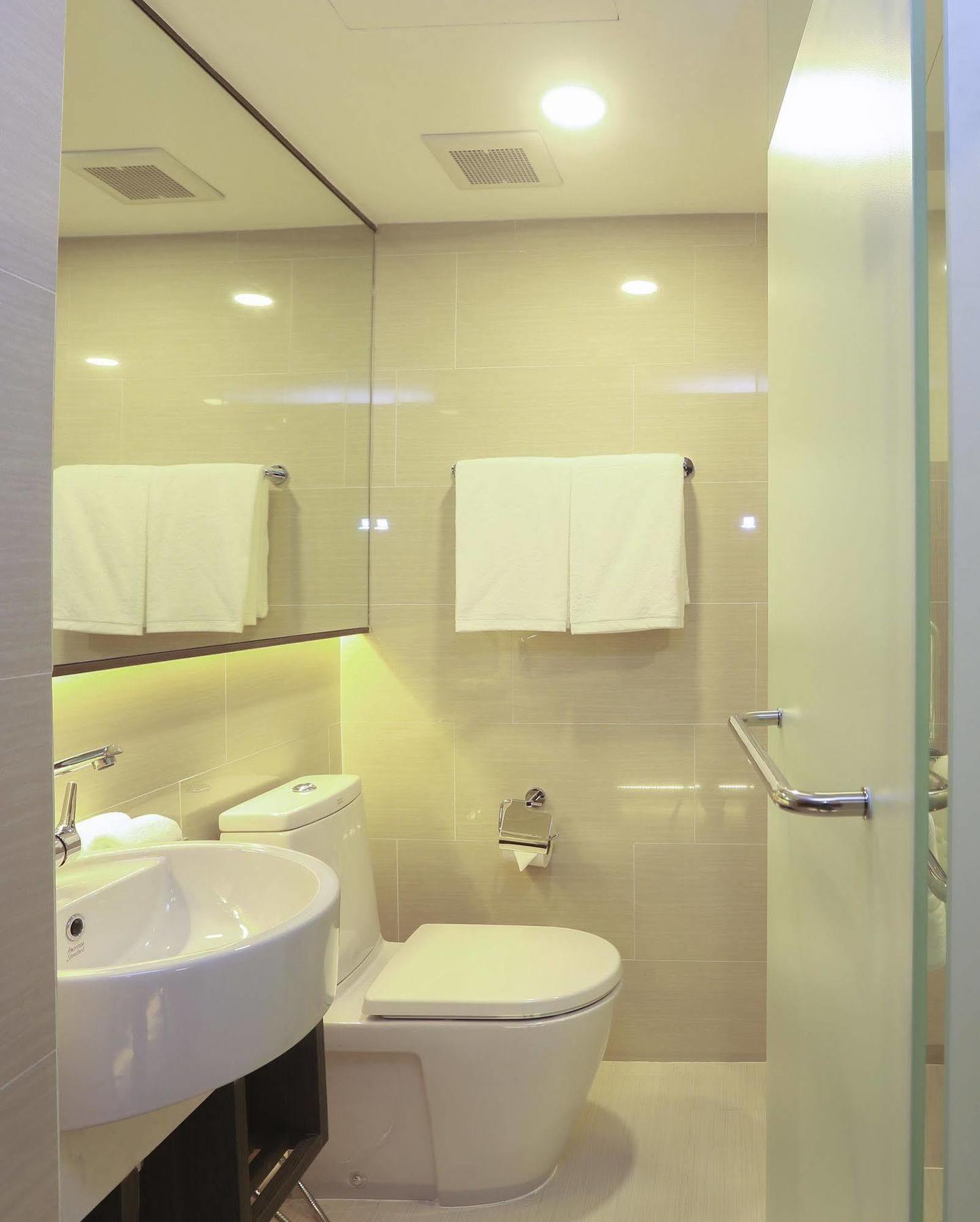 Double One By Aspira Otel Bangkok Dış mekan fotoğraf