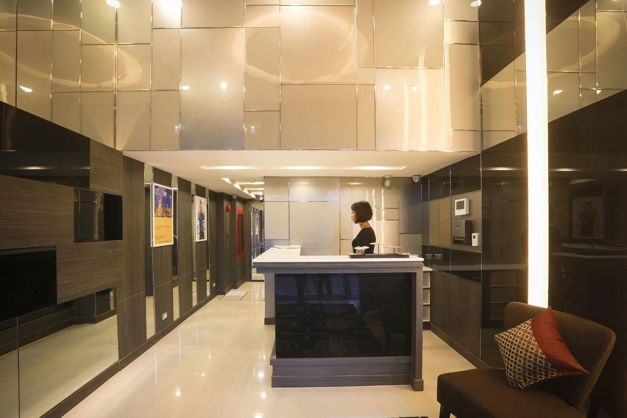 Double One By Aspira Otel Bangkok Dış mekan fotoğraf