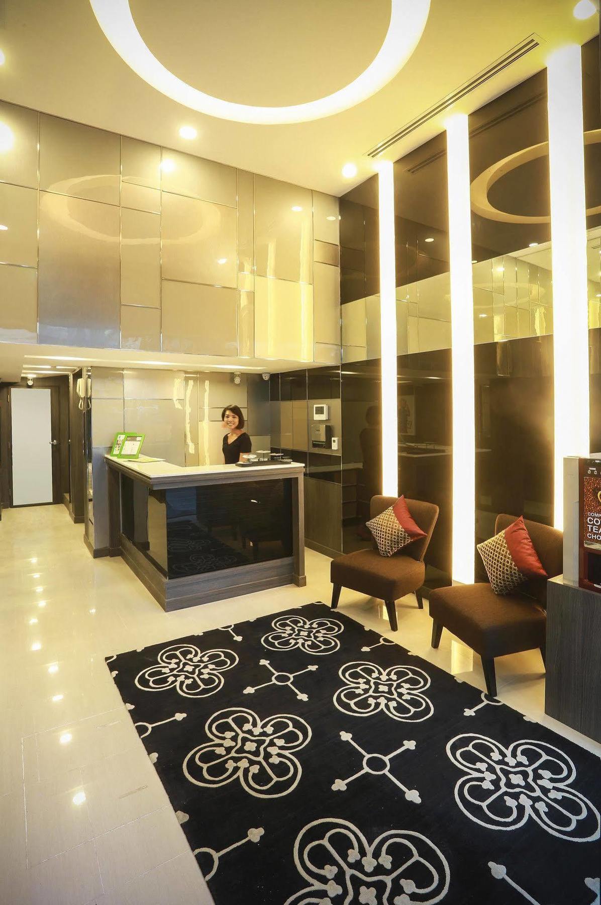 Double One By Aspira Otel Bangkok Dış mekan fotoğraf